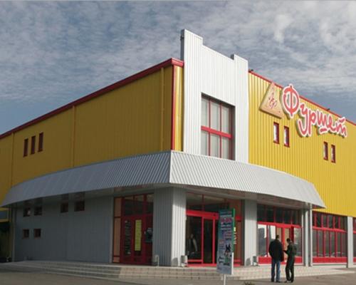 Супермаркет з металоконструкцій